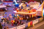 FALLER 140474 H0 Süßigkeitenbude und Ballonkünstler 